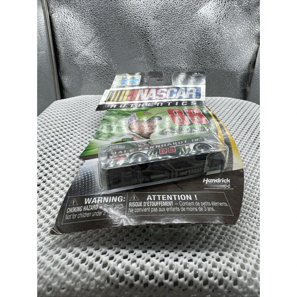 Dale Earnhardt Jr 88 Mountain Dew 1:64 NASCAR Authentics Spin Master 2012 Chevy